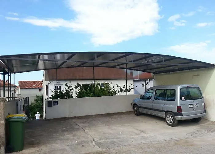 Bernarda, Apartment Jezera