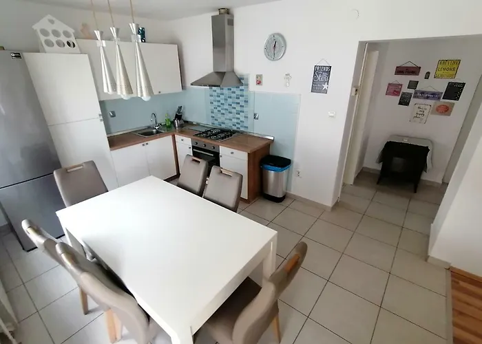 Bernarda, Apartment Jezera